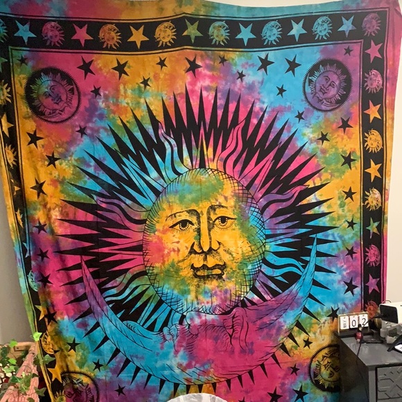 Sun tie dye tapestry - Picture 4 of 4
